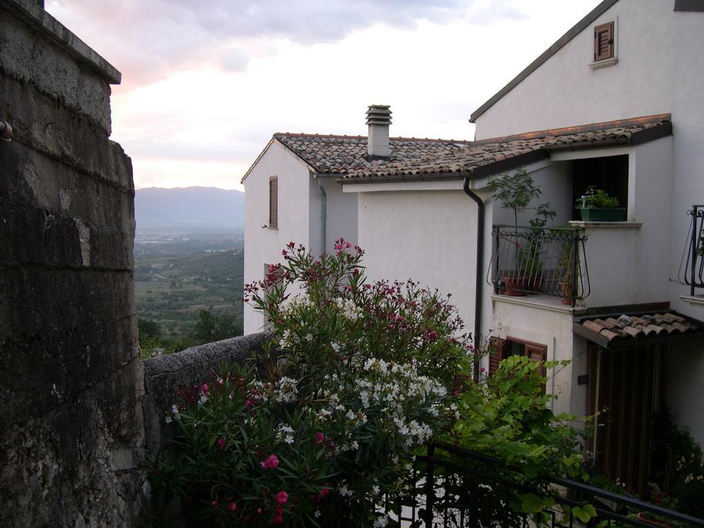 Medieval Village Of Pacentro Bilik gambar